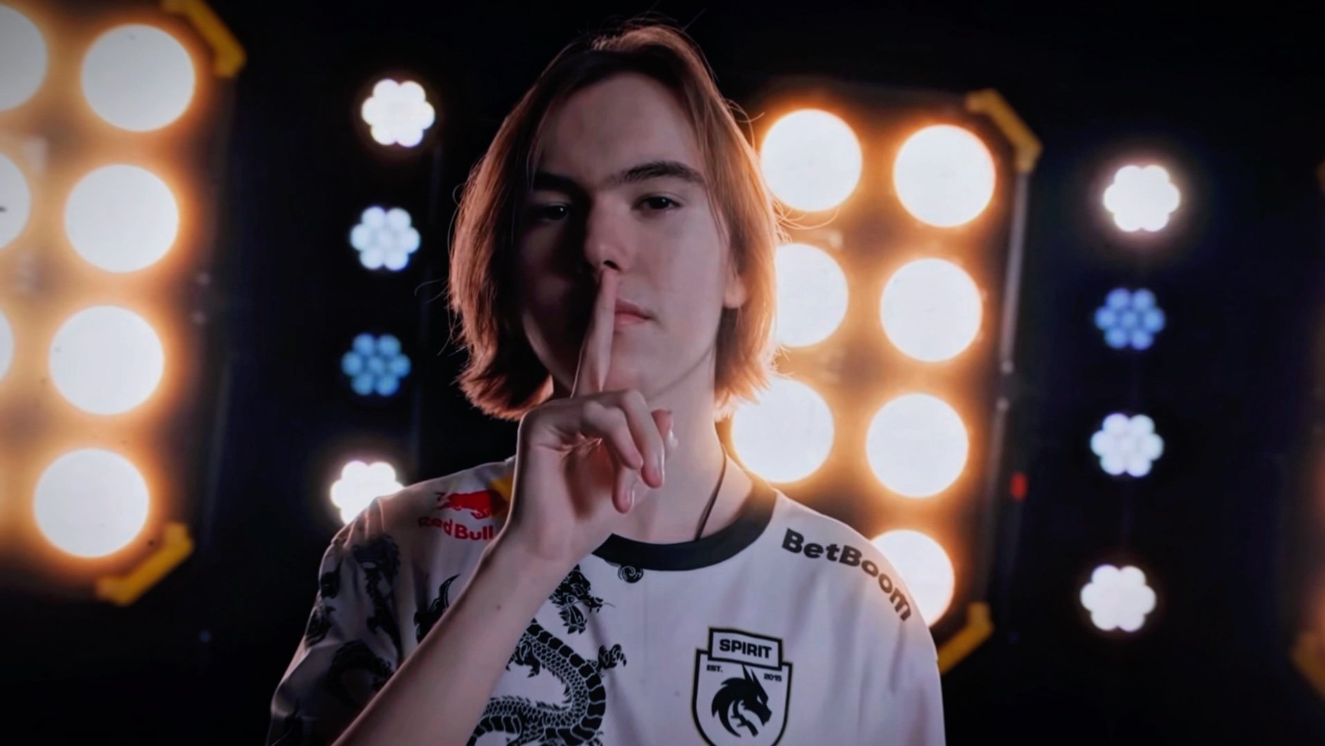 CSGO BLAST秋季赛：火力全开，小蜜蜂Vitality 2-1 击败G2