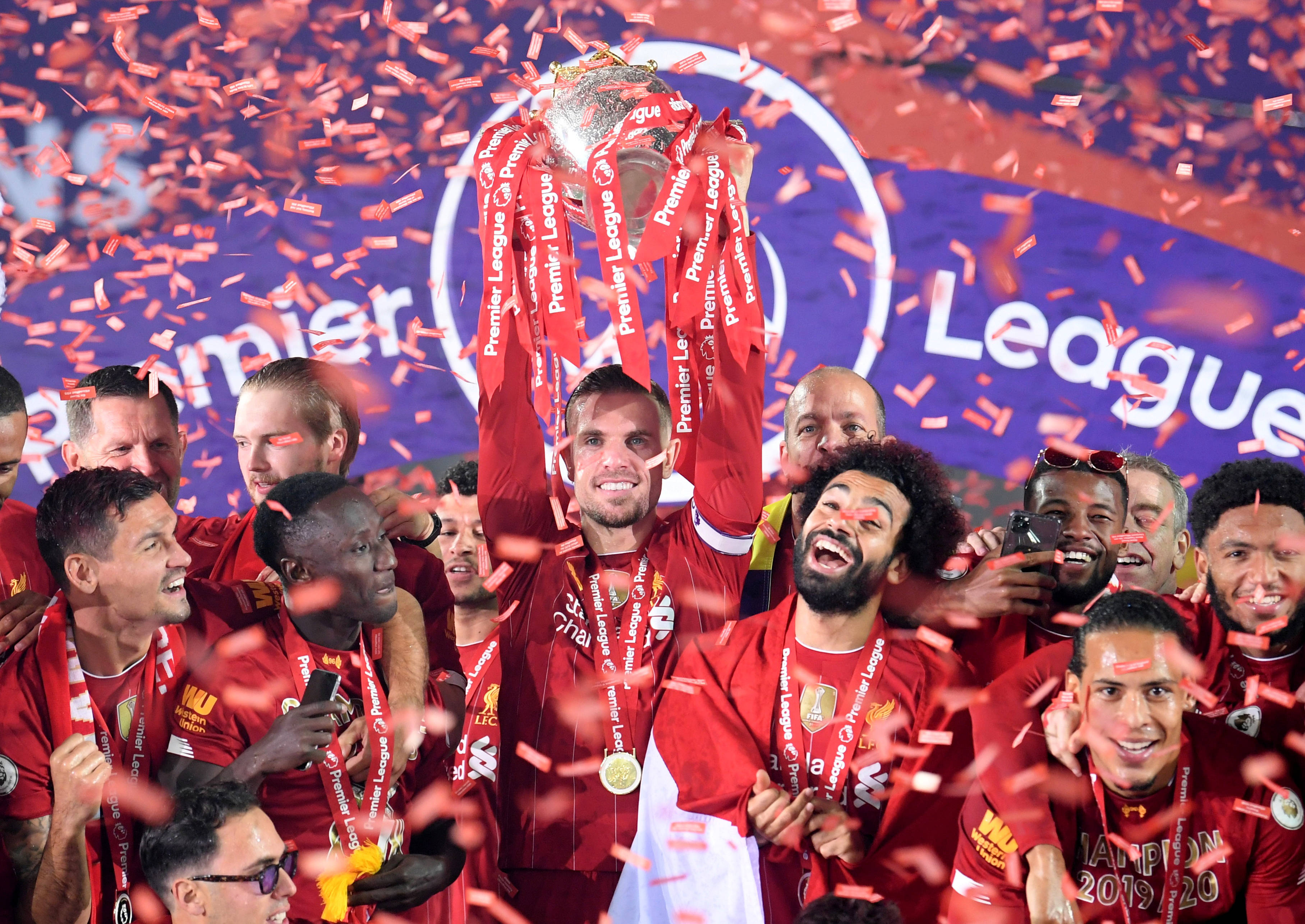 英雄联盟LPL：EDG遇队史最差成绩，首次无缘季后赛