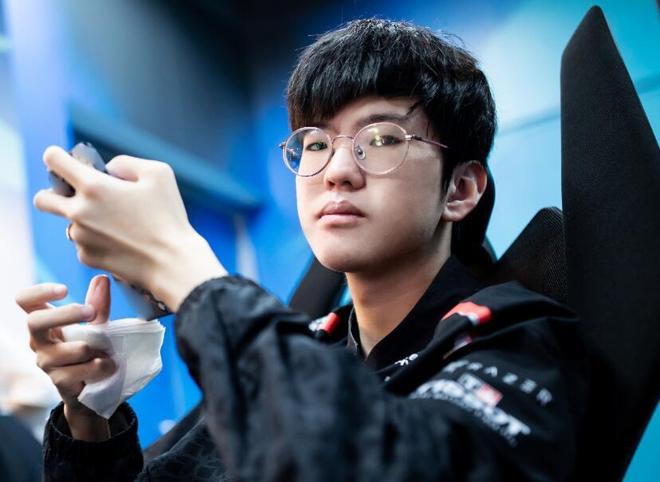 王淞化身纳尔一拍二 微笑枪枪爆头 微笑队3-1淘汰957队晋级决赛