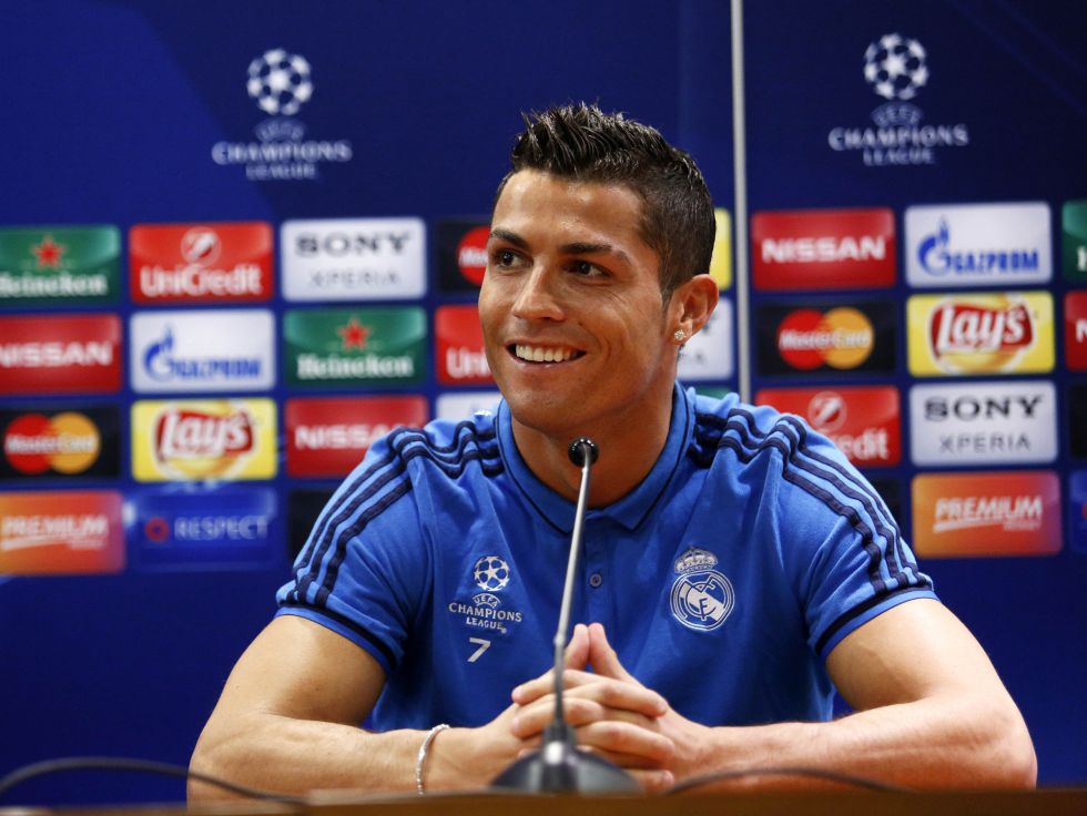 对手在LPL十周年舞台再次相遇，一起见证新十年首冠，无畏竞巅峰！