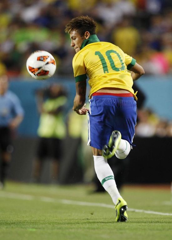 GEN打野小花生LCK生涯助攻超越3500，距离Deft仅差11次助攻